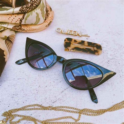 dark lens cat eye sunglasses